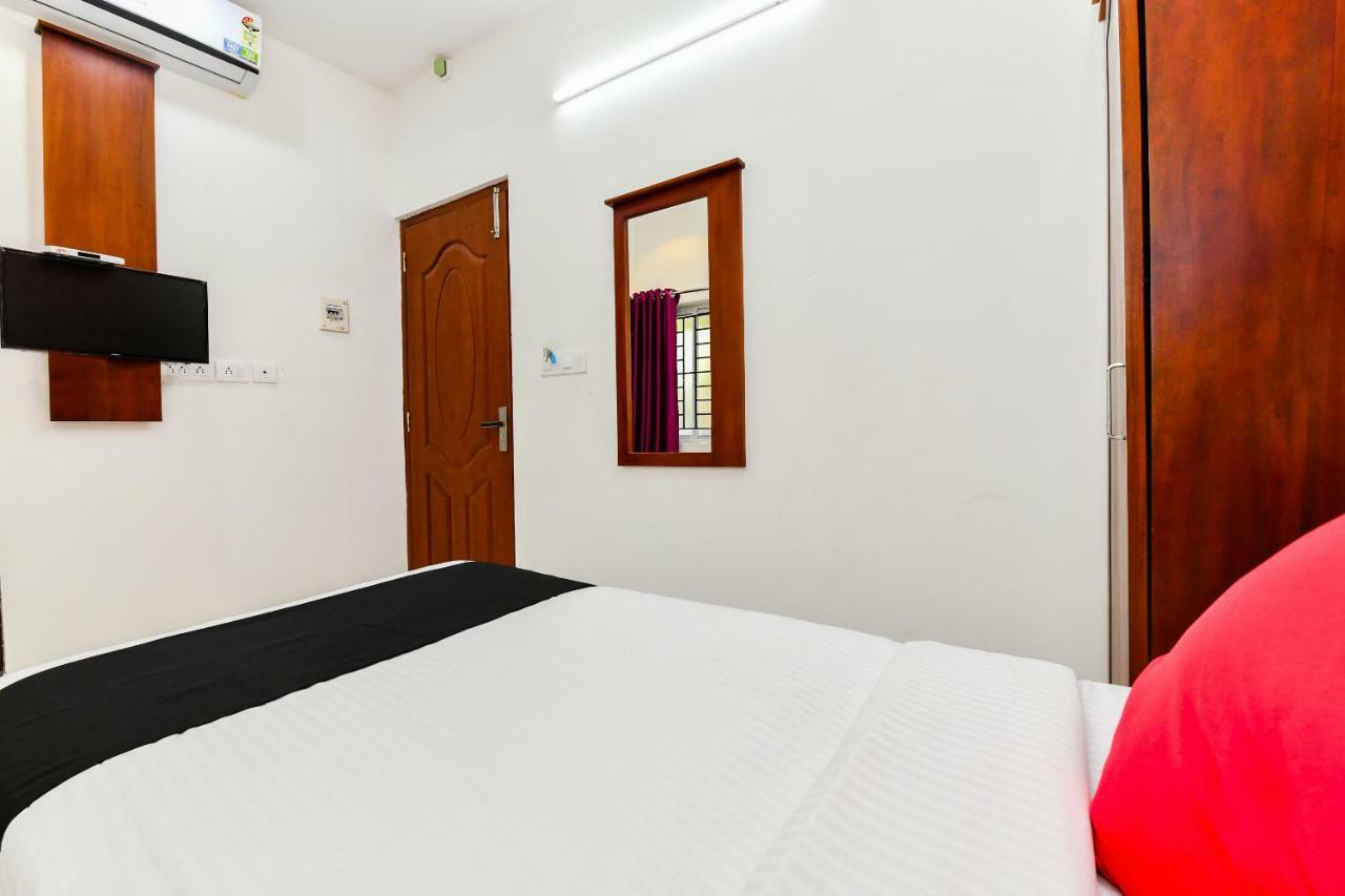 Hotel Hilite Inn Kochi Екстер'єр фото